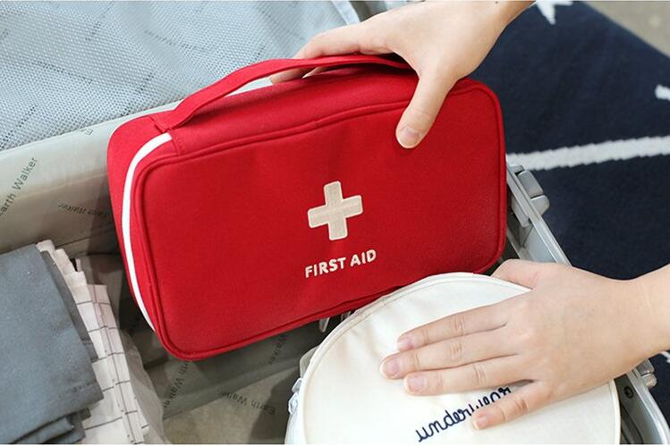 WHAT TO PACK IN A FIRST AID KIT WHEN TRAVELING